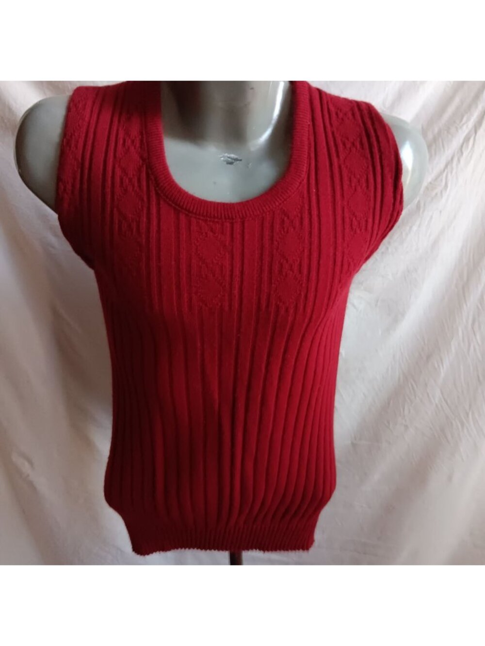 Medium Vintage Sweater Vest 1970's Red Sleeveless Knitted Argyle Lawyer Nerdo
